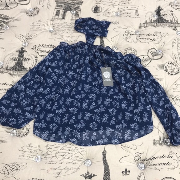 Vince Camuto Printed Off-The-Shoulder Peasant Top - Picture 2 of 6